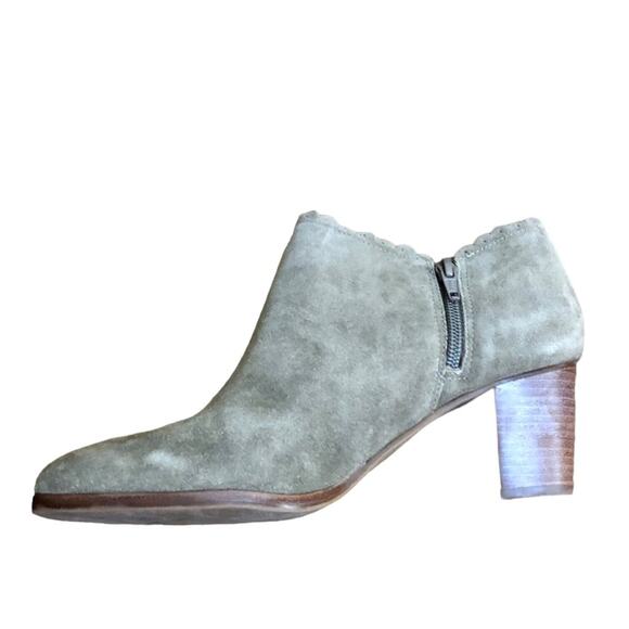 Jack Rogers Marianne Suede Scalloped Trim Ankle Boots Size 9 - Picture 4 of 9